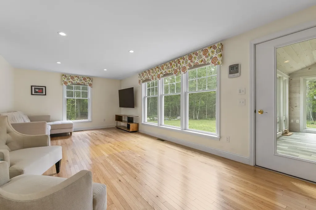 75 Henry Road Georgetown ME 04548