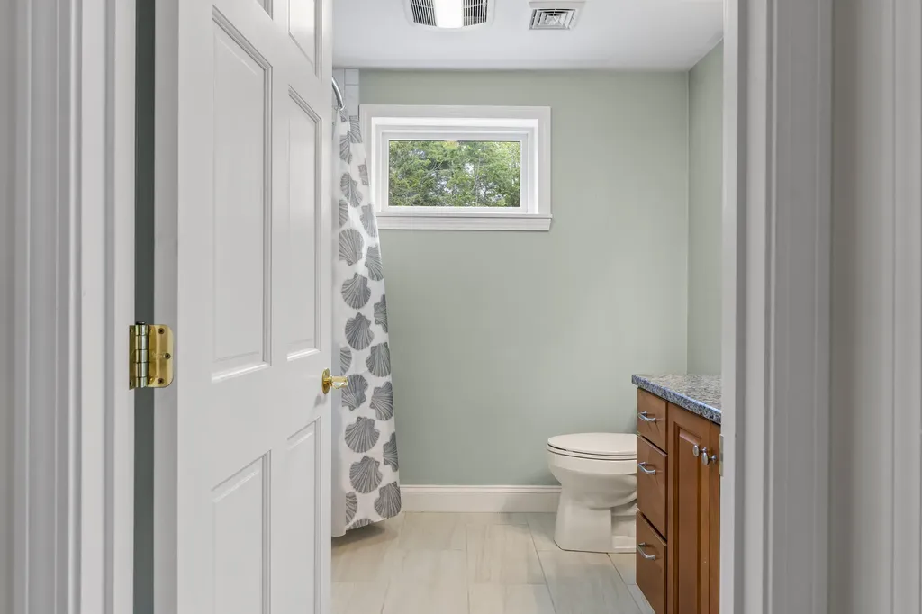 75 Henry Road Georgetown ME 04548