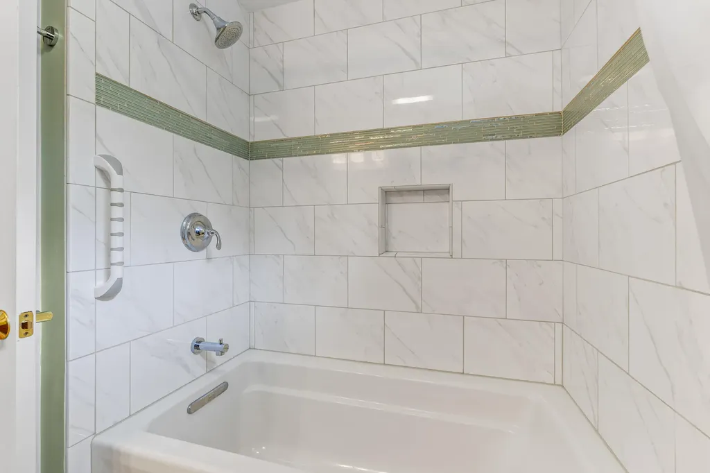 75 Henry Road Georgetown ME 04548