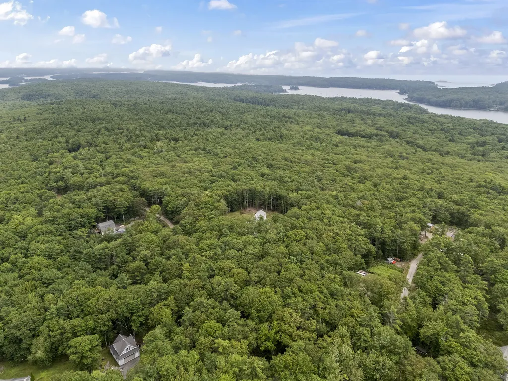 75 Henry Road Georgetown ME 04548
