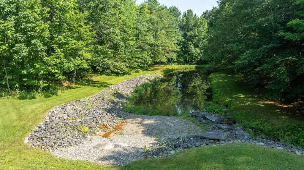 32 Roddy Lane Readfield ME 04355