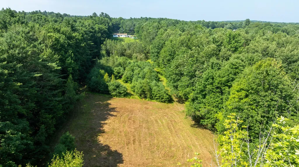 32 Roddy Lane Readfield ME 04355
