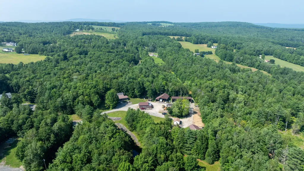 32 Roddy Lane Readfield ME 04355