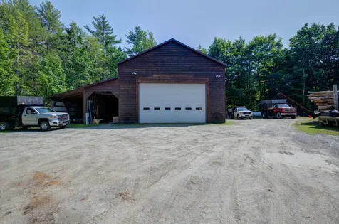 32 Roddy Lane Readfield ME 04355