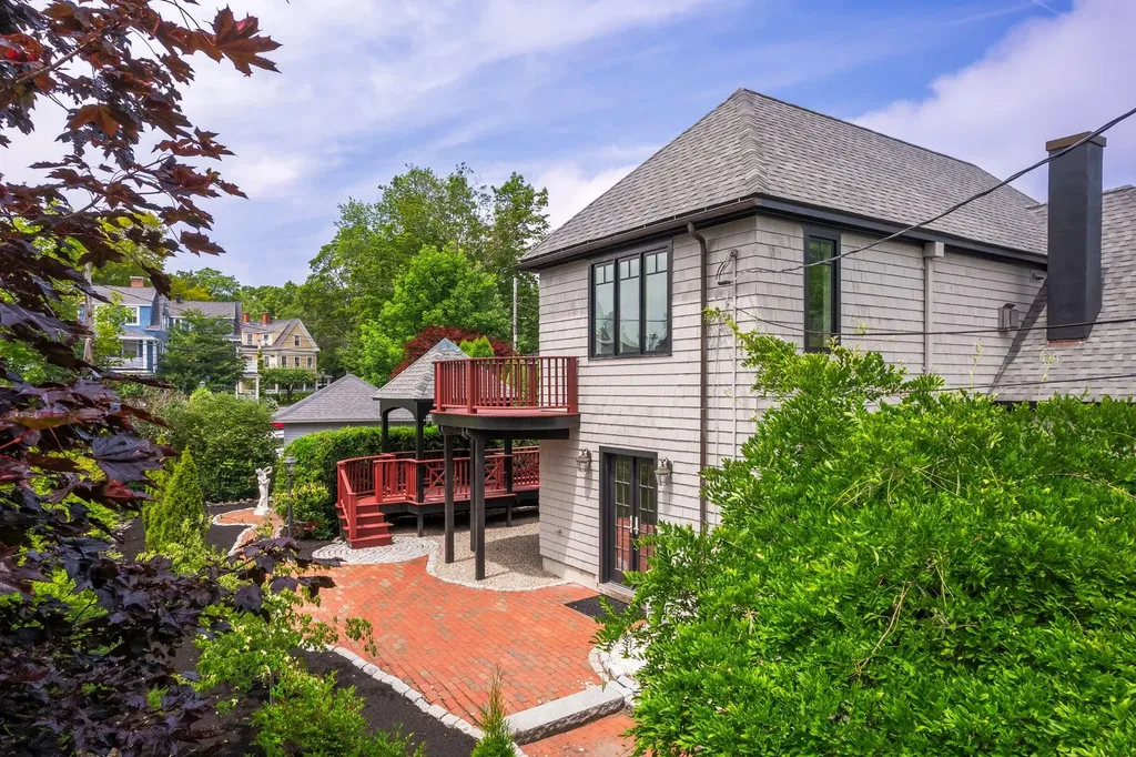 419 & 425 York Street York ME 03909