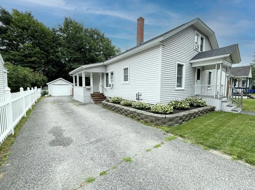 6 Shirley Avenue Lewiston ME 04240