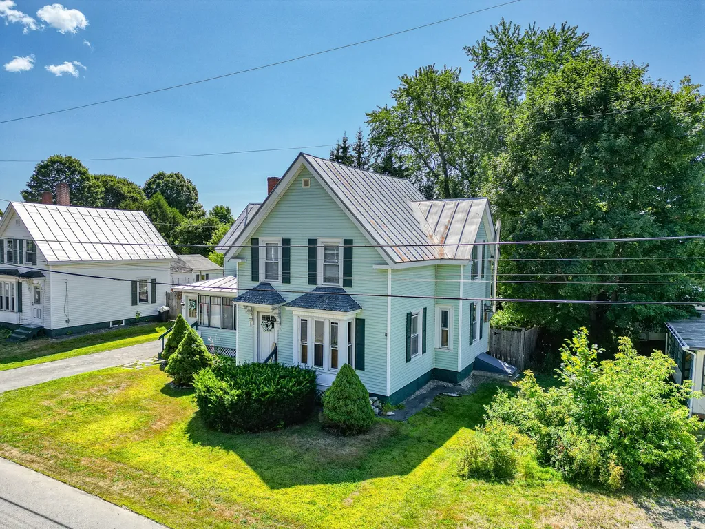 25 Winter Street Skowhegan ME 04976