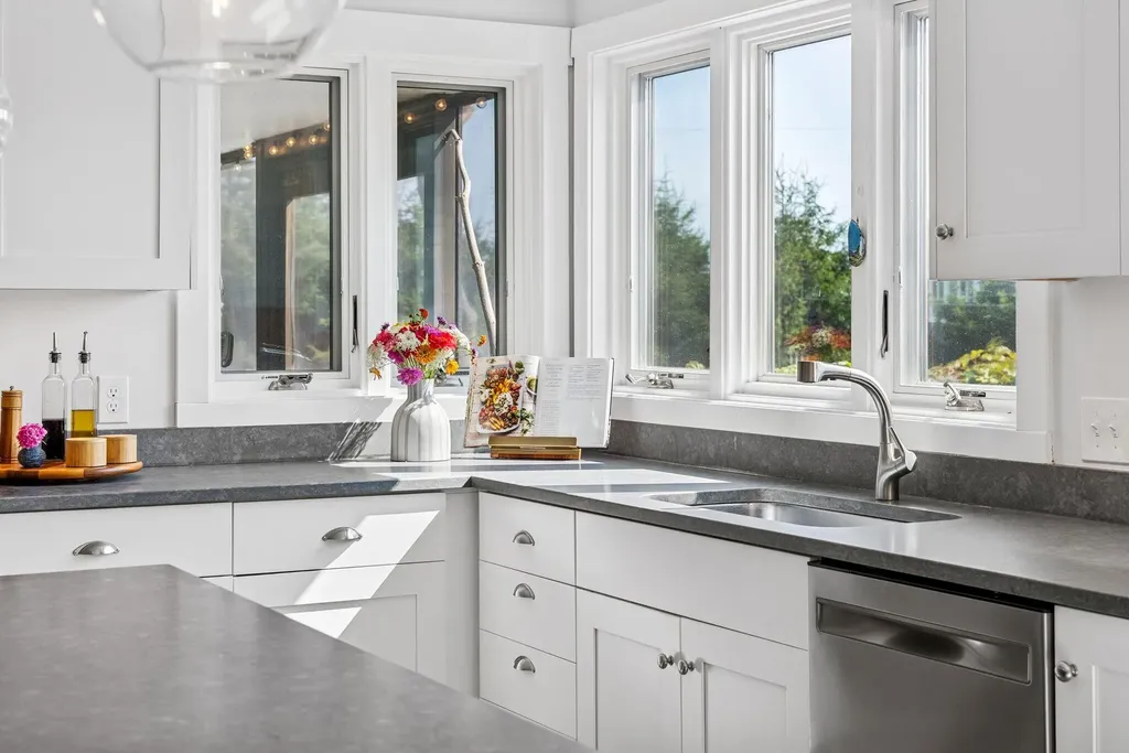 18 Angell Point Road Cape Elizabeth ME 04107