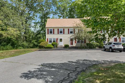 40 Powder Mill Drive Kennebunk ME 04043