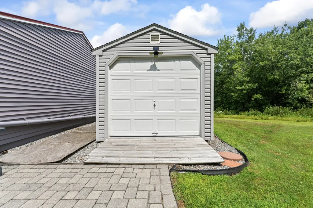 1145 Brunswick Road Richmond ME 04357