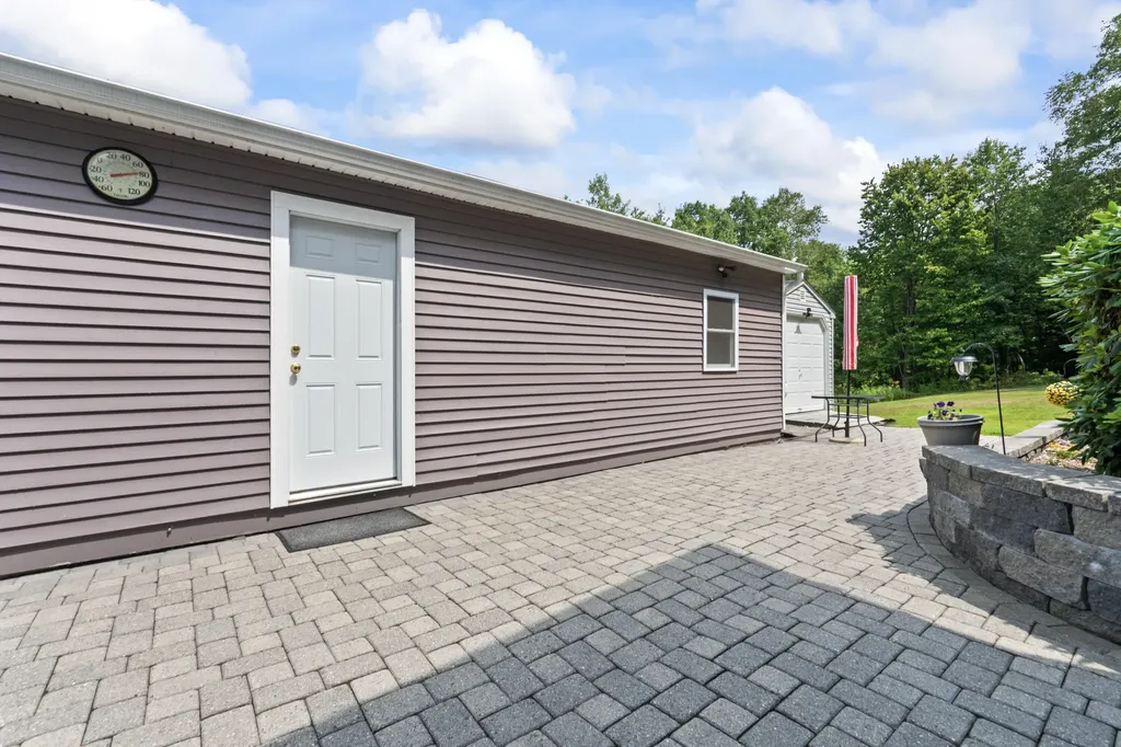 1145 Brunswick Road Richmond ME 04357