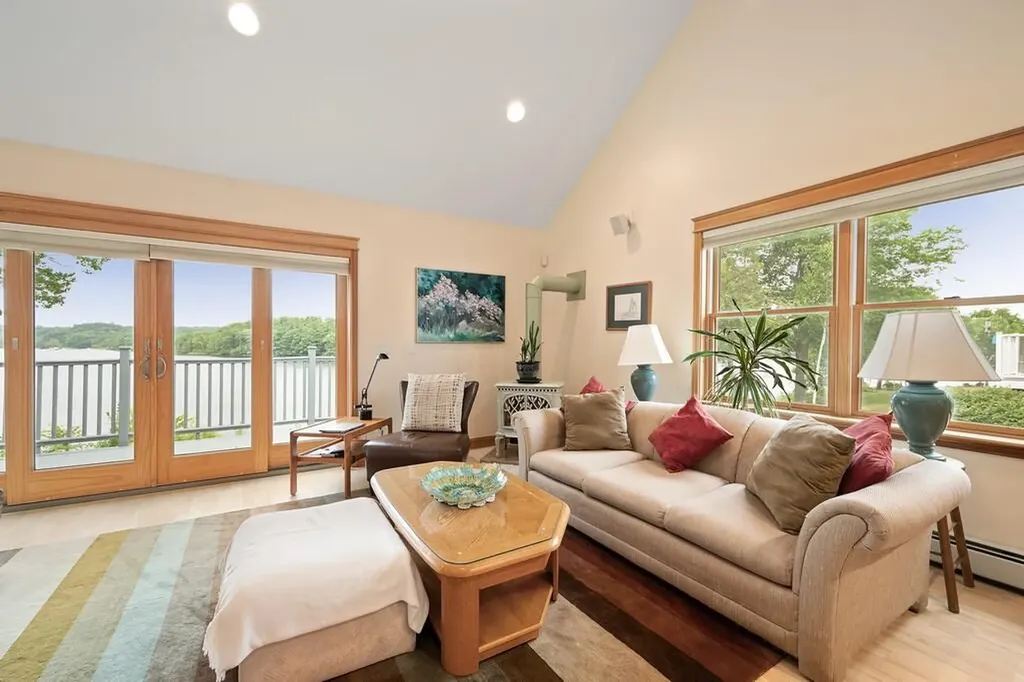 15 Harbor Drive Brewer ME 04412