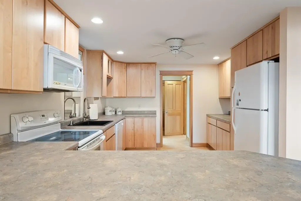 15 Harbor Drive Brewer ME 04412