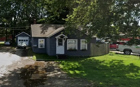 553 Center Street Auburn ME 04210