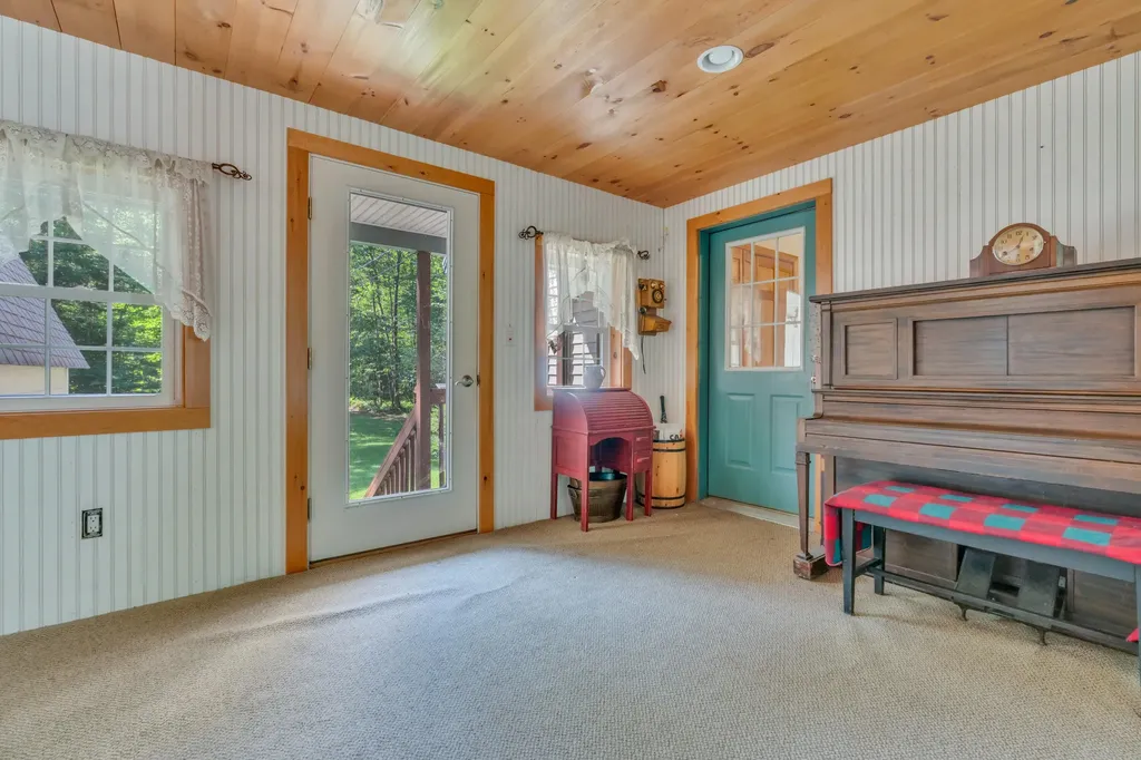 80 Spiller Hill Road Raymond ME 04071