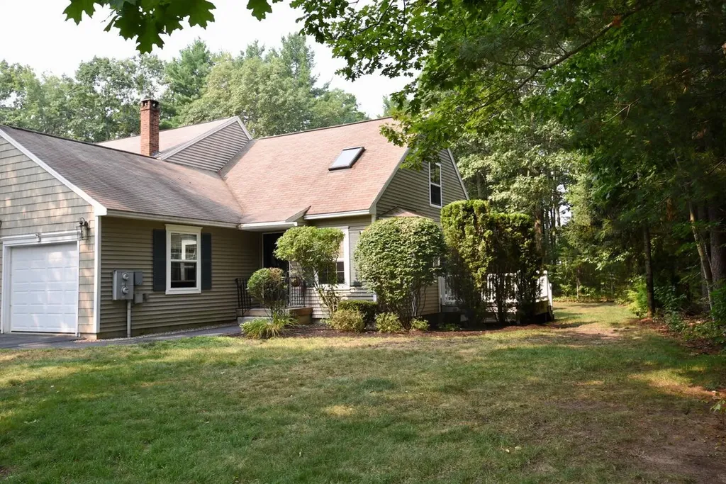 25 Dunnhill Drive Kennebunk ME 04043