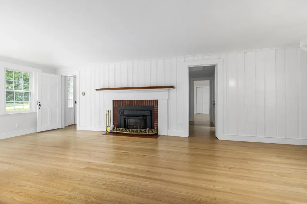 91 Blackstrap Road Falmouth ME 04105
