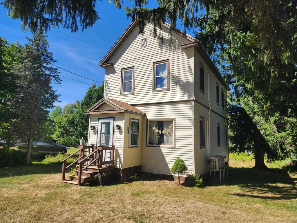 18 N Wiggin Street Greenville ME 04441