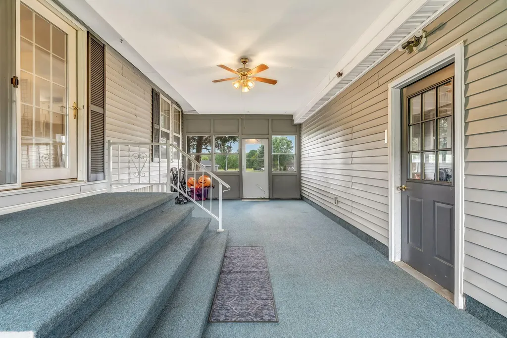 4 Chestnut Lane Levant ME 04456
