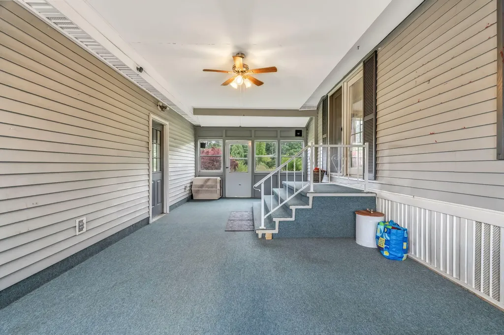 4 Chestnut Lane Levant ME 04456