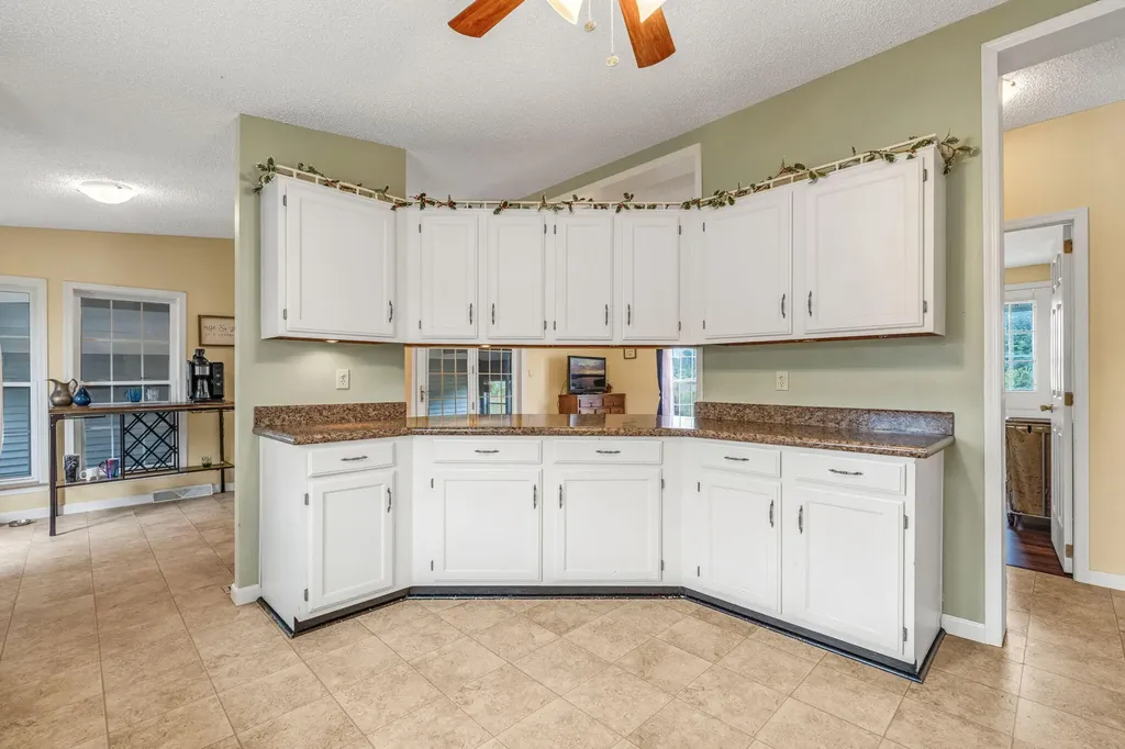 4 Chestnut Lane Levant ME 04456