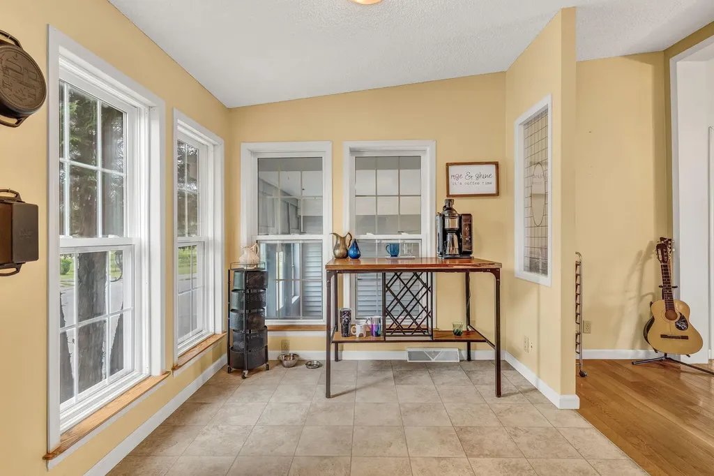 4 Chestnut Lane Levant ME 04456