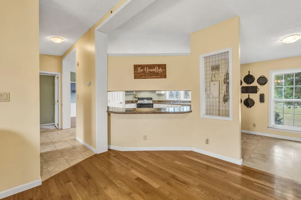 4 Chestnut Lane Levant ME 04456
