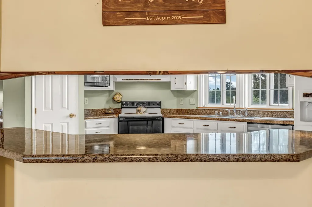 4 Chestnut Lane Levant ME 04456
