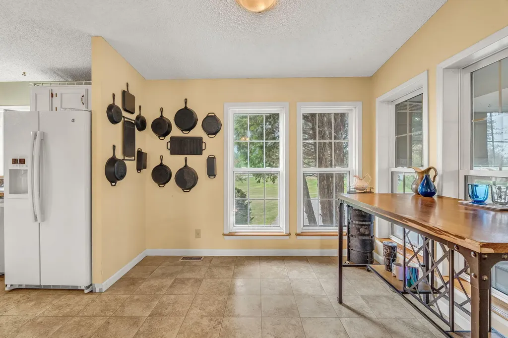 4 Chestnut Lane Levant ME 04456