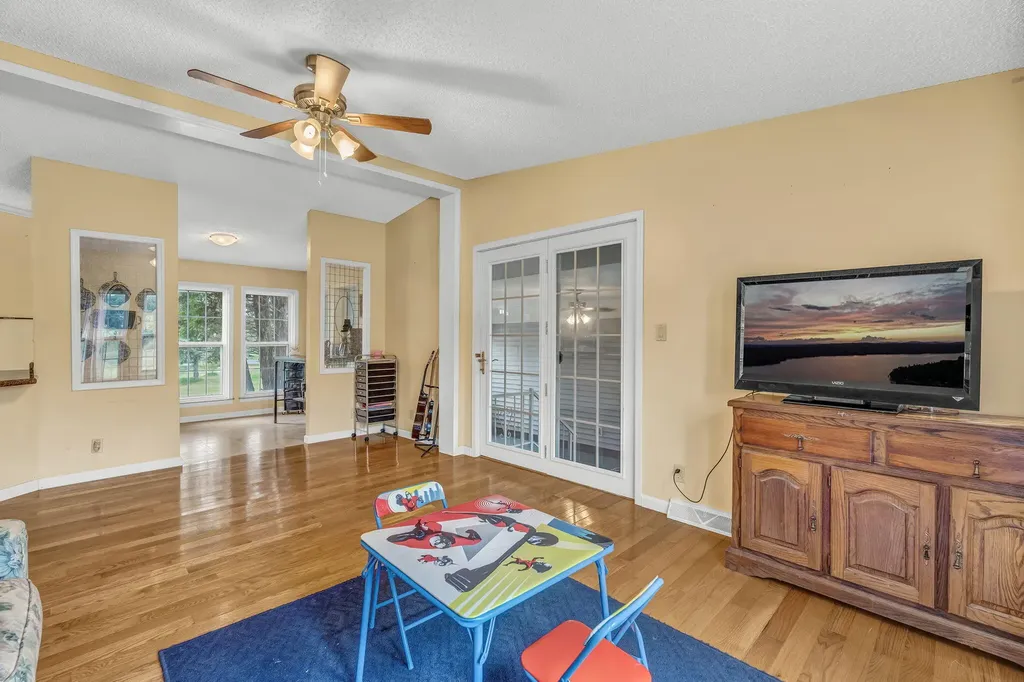 4 Chestnut Lane Levant ME 04456
