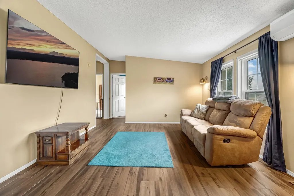 4 Chestnut Lane Levant ME 04456
