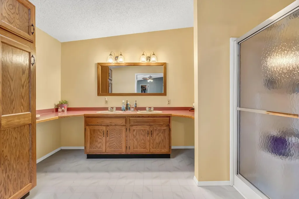 4 Chestnut Lane Levant ME 04456