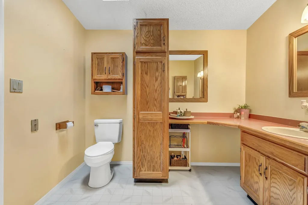4 Chestnut Lane Levant ME 04456
