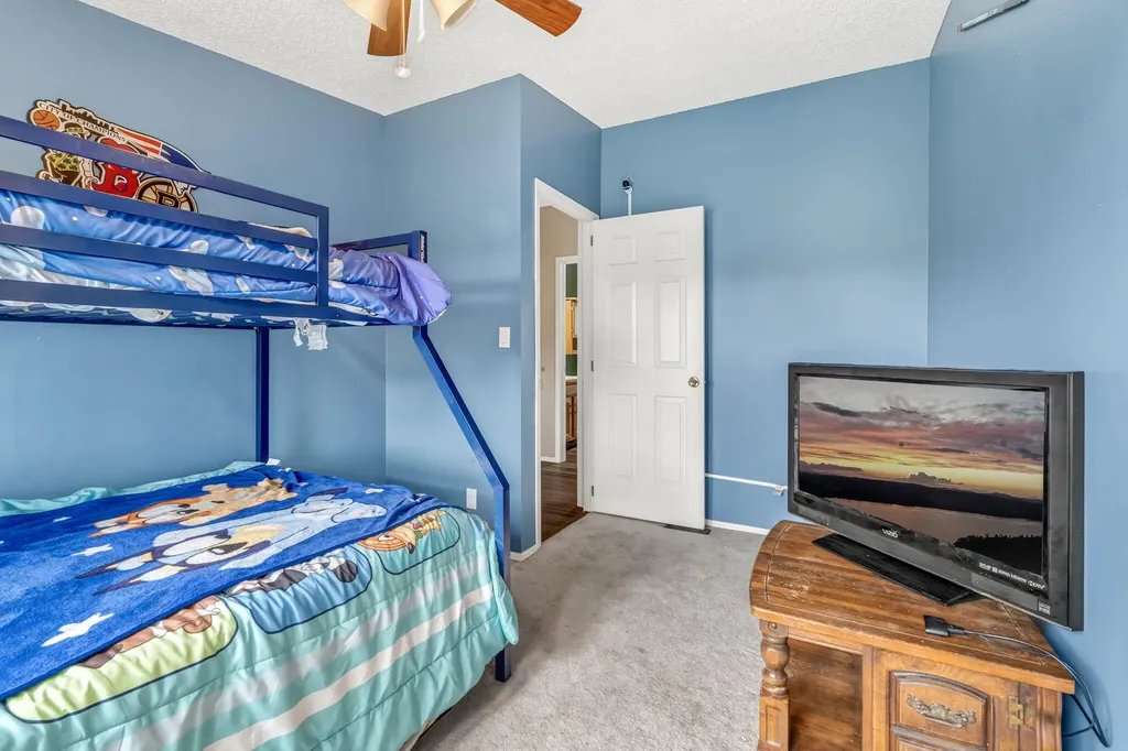 4 Chestnut Lane Levant ME 04456