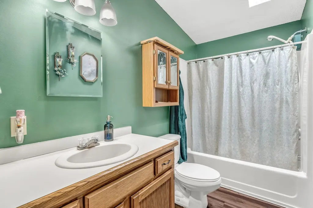 4 Chestnut Lane Levant ME 04456