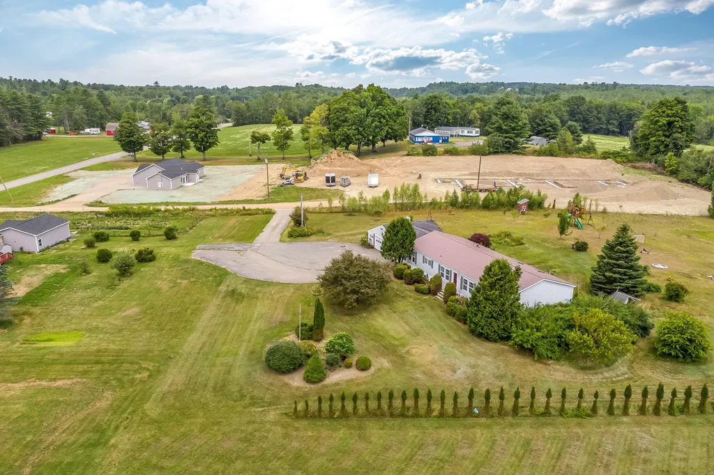 4 Chestnut Lane Levant ME 04456