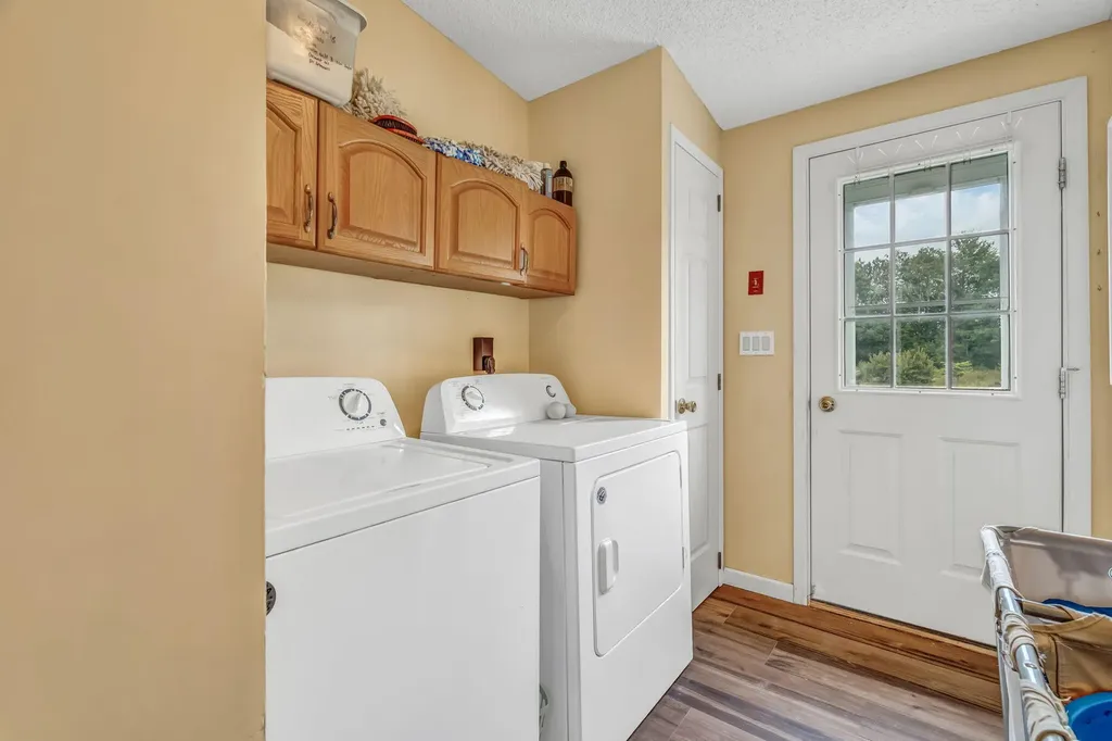 4 Chestnut Lane Levant ME 04456