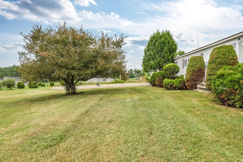 4 Chestnut Lane Levant ME 04456