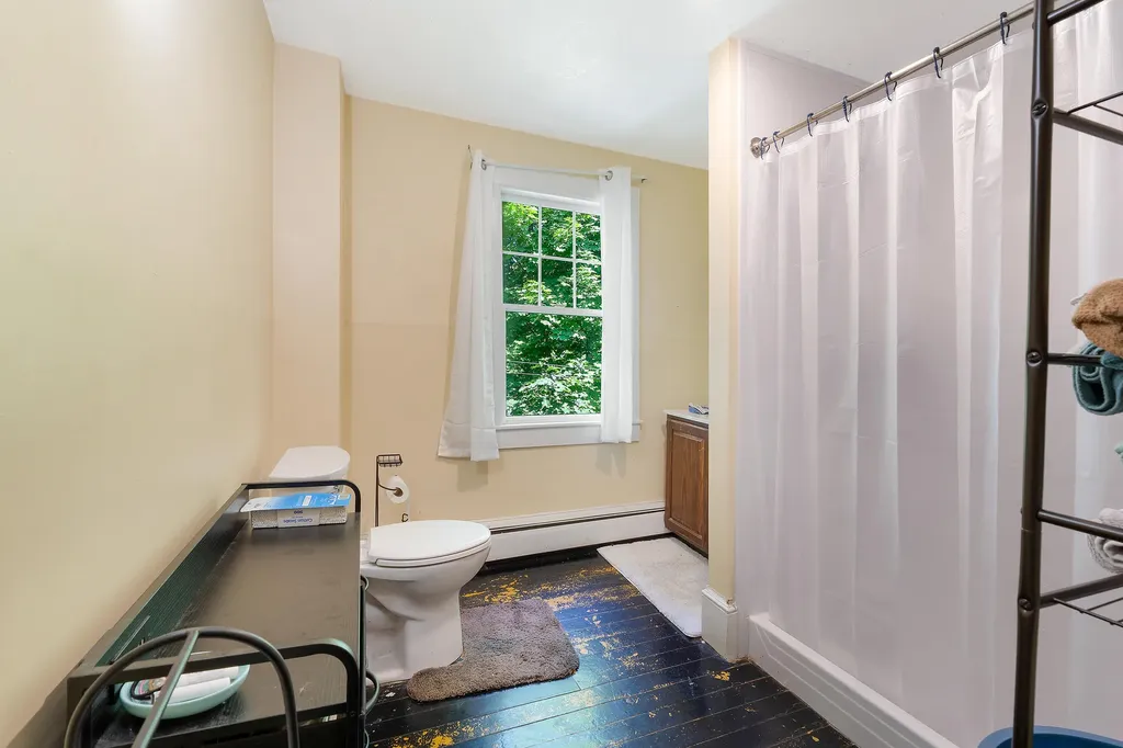 83 Bath Road Wiscasset ME 04578