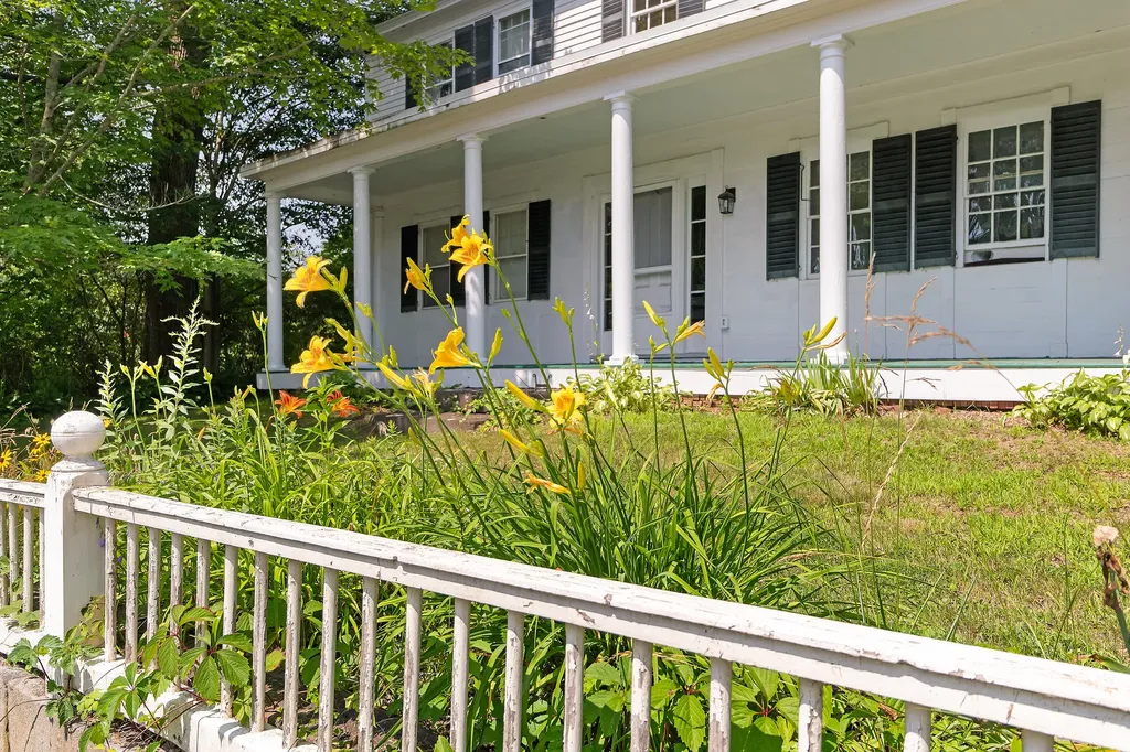 83 Bath Road Wiscasset ME 04578
