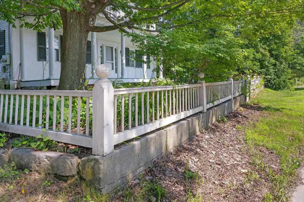 83A-83B Bath Road Wiscasset ME 04578
