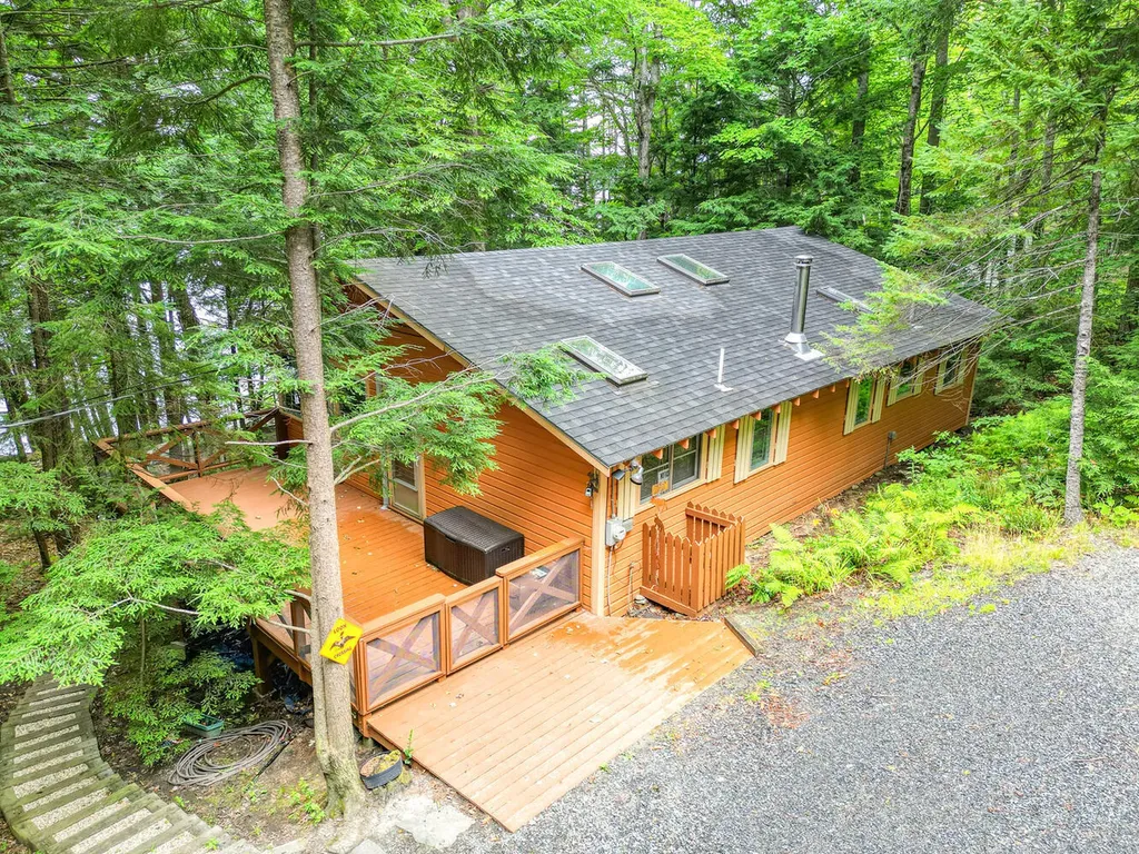 127 Hight Road Mount Vernon ME 04352
