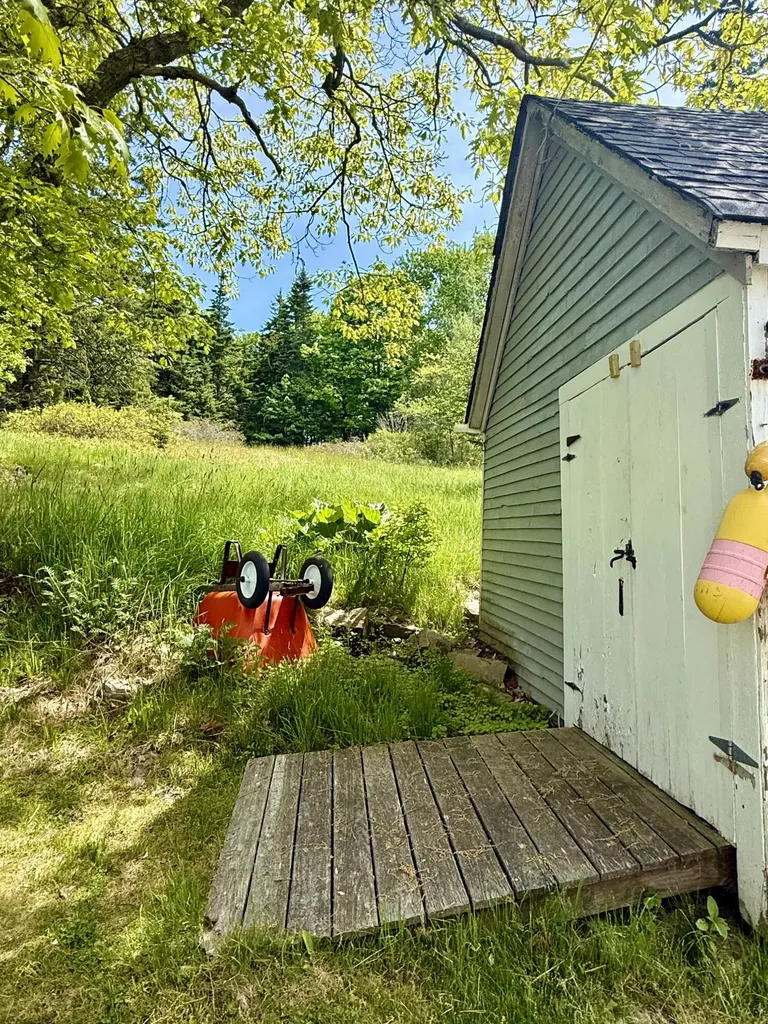 50 E Boston Road Vinalhaven ME 04863