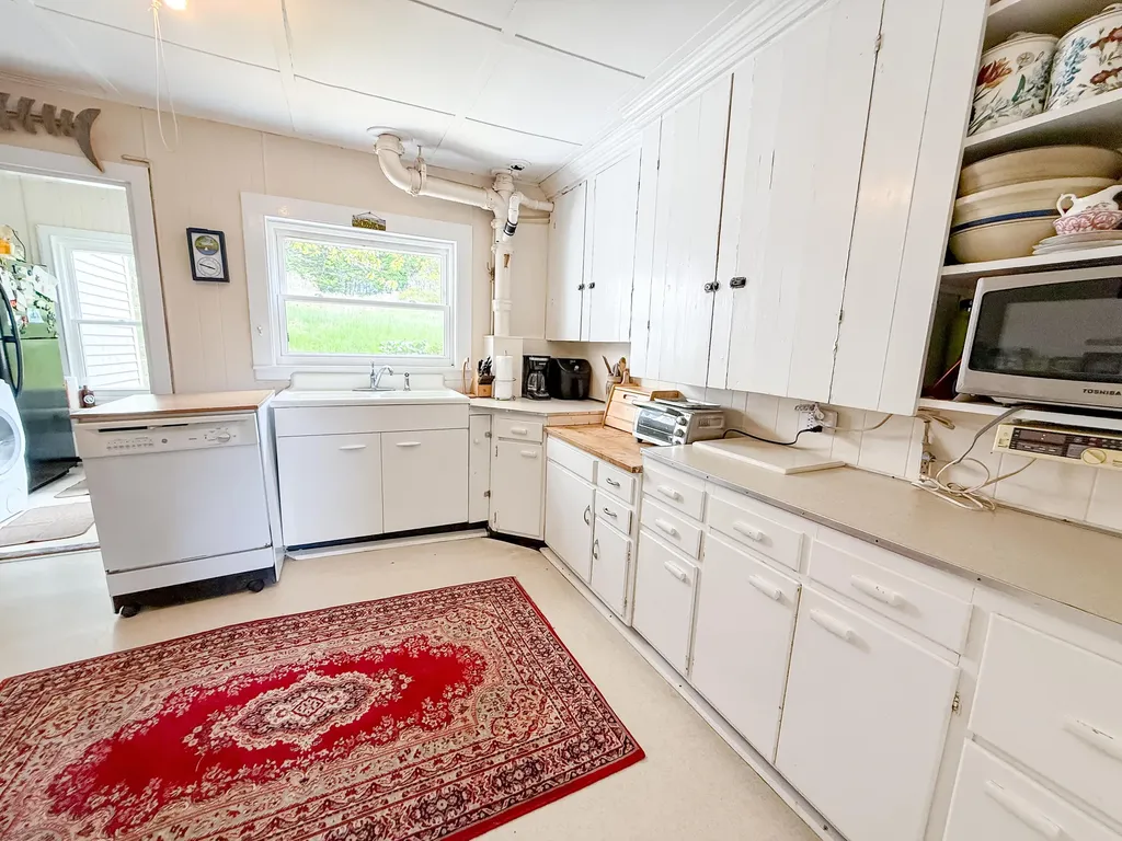 50 E Boston Road Vinalhaven ME 04863