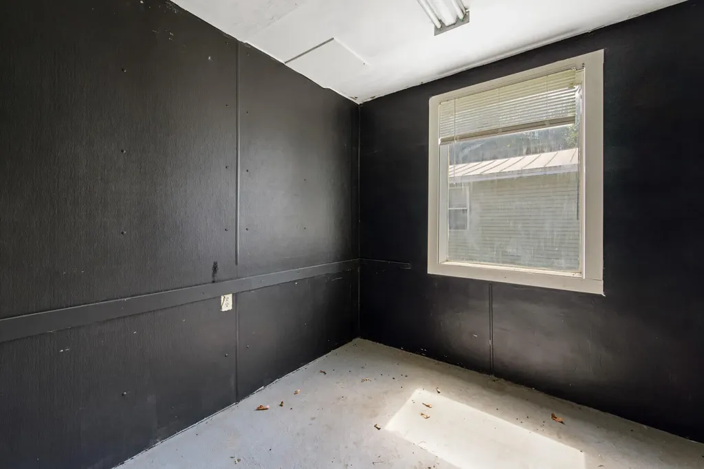 47 Bray Avenue Fairfield ME 04937