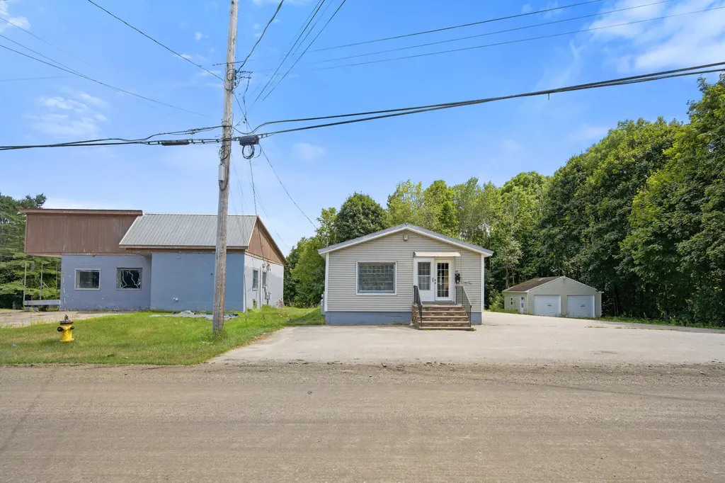 47 Bray Avenue Fairfield ME 04937