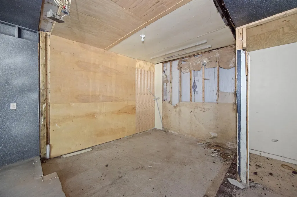 47 Bray Avenue Fairfield ME 04937
