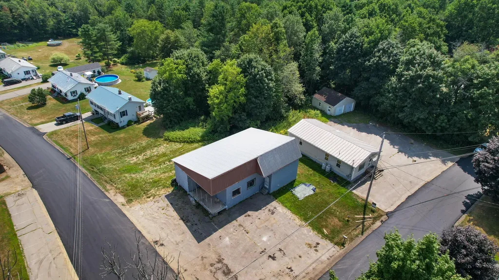 47 Bray Avenue Fairfield ME 04937