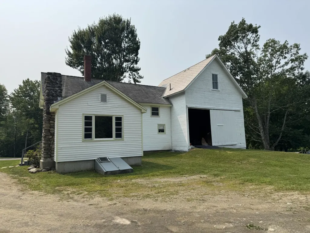 75 Pleasant Avenue Sangerville ME 04479