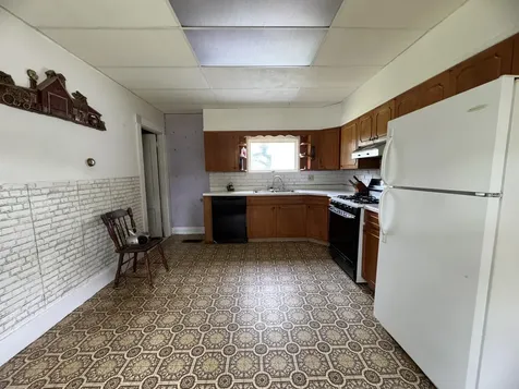 75 Pleasant Avenue Sangerville ME 04479